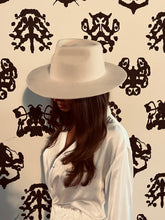 Load image into Gallery viewer, The Tucson Wool Fedora Hat - Light Apricot