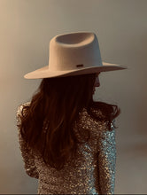 Load image into Gallery viewer, The Phoenix Wool Cattlemen Western Hat - Lght Apricot